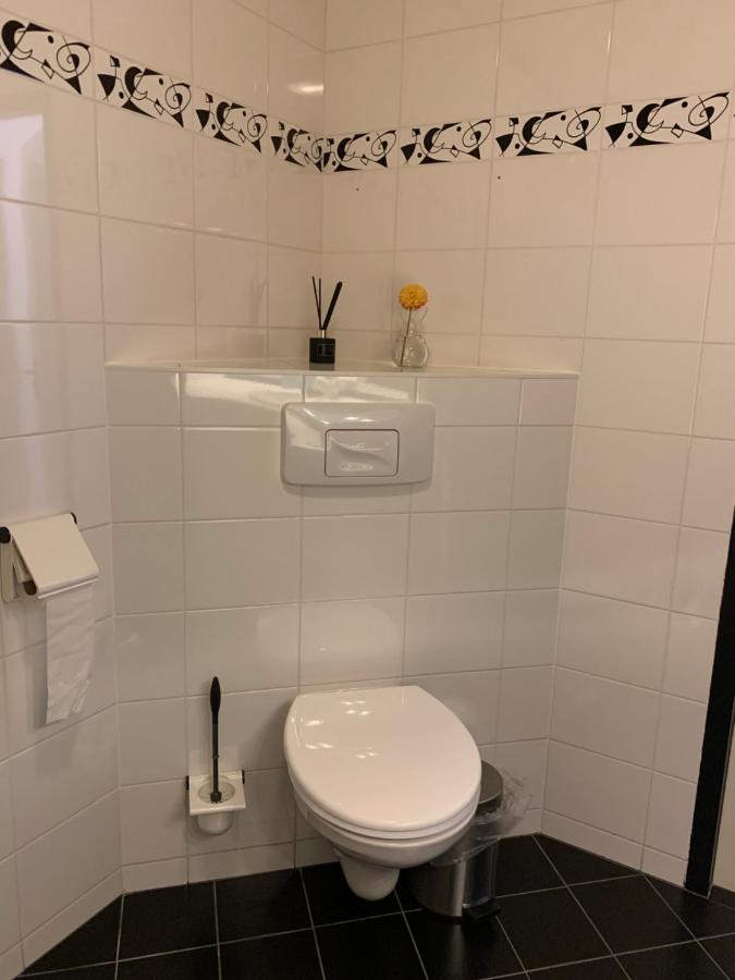 By Goselink Bed & Breakfast Алкмаар Екстериор снимка